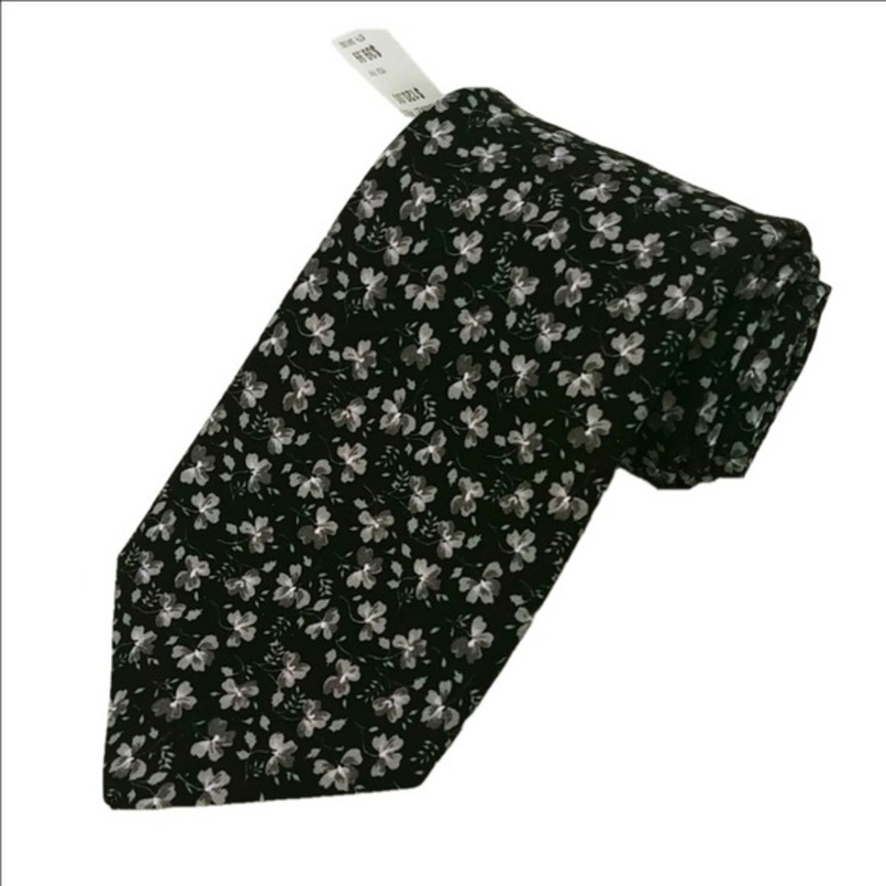 Saks Fifth Avenue Necktie Men OS Black Floral Silk Made in Italy NIB225S NEW